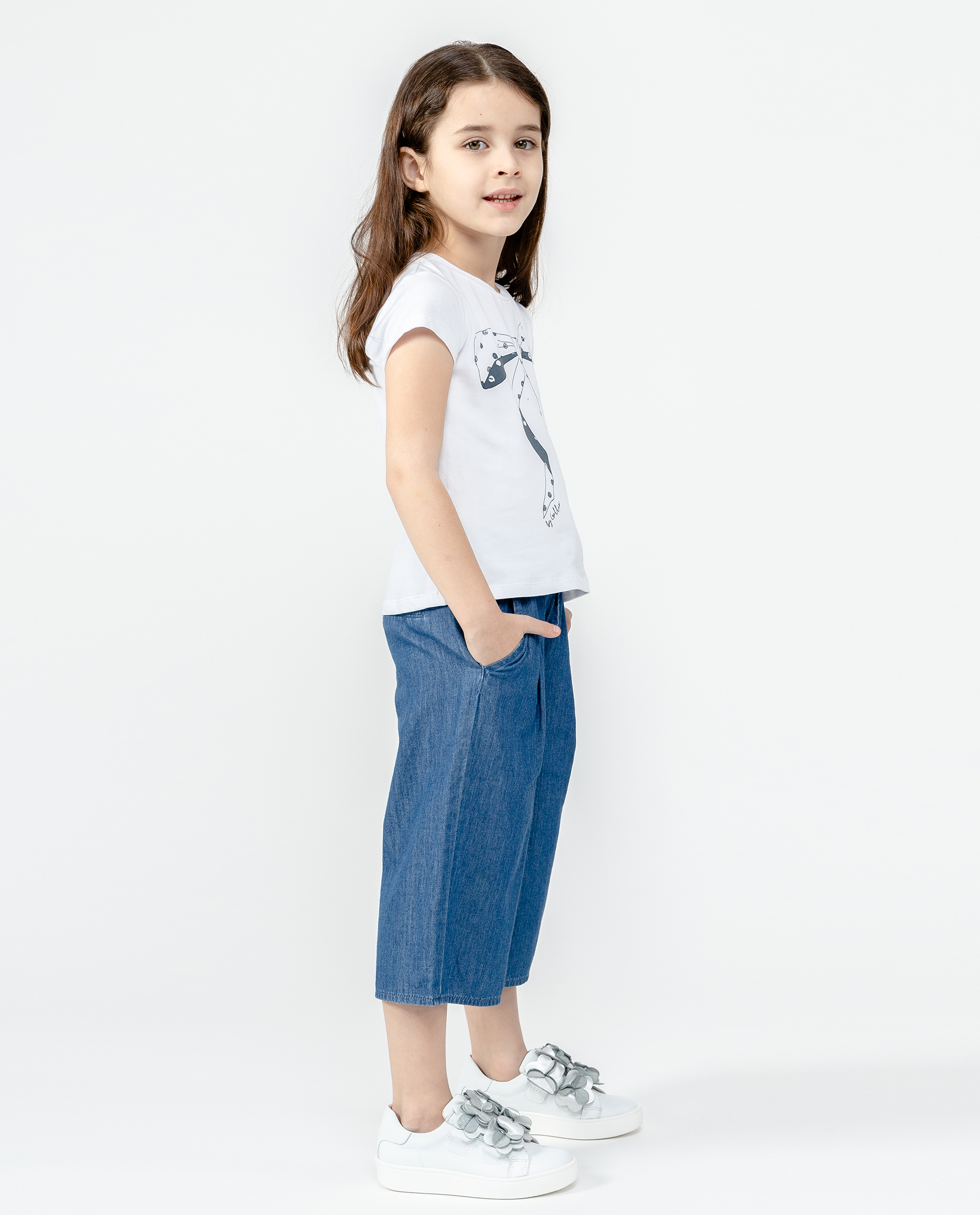 фото Белая футболка с блестящим принтом gulliver