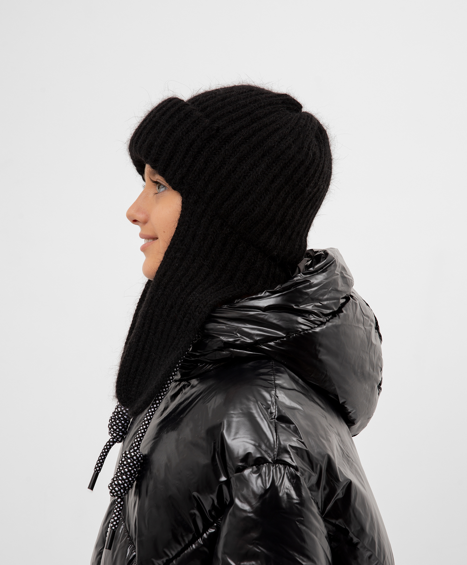 фото Шапка-ушанка вязаная черная gulliver