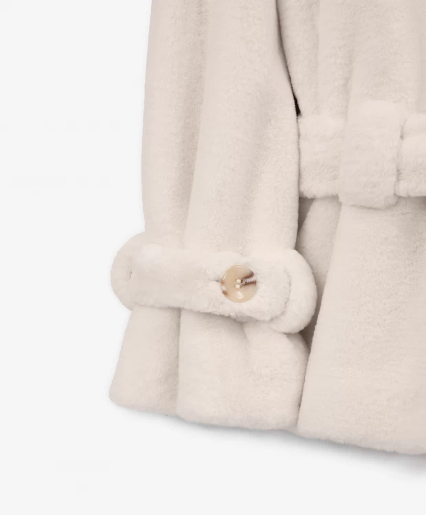 фото Пальто оверсайз из искусственного меха молочного цвета glvr (m)