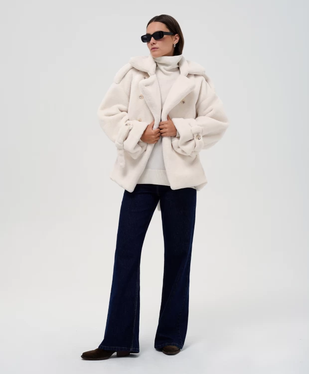 фото Пальто оверсайз из искусственного меха молочного цвета glvr (m)