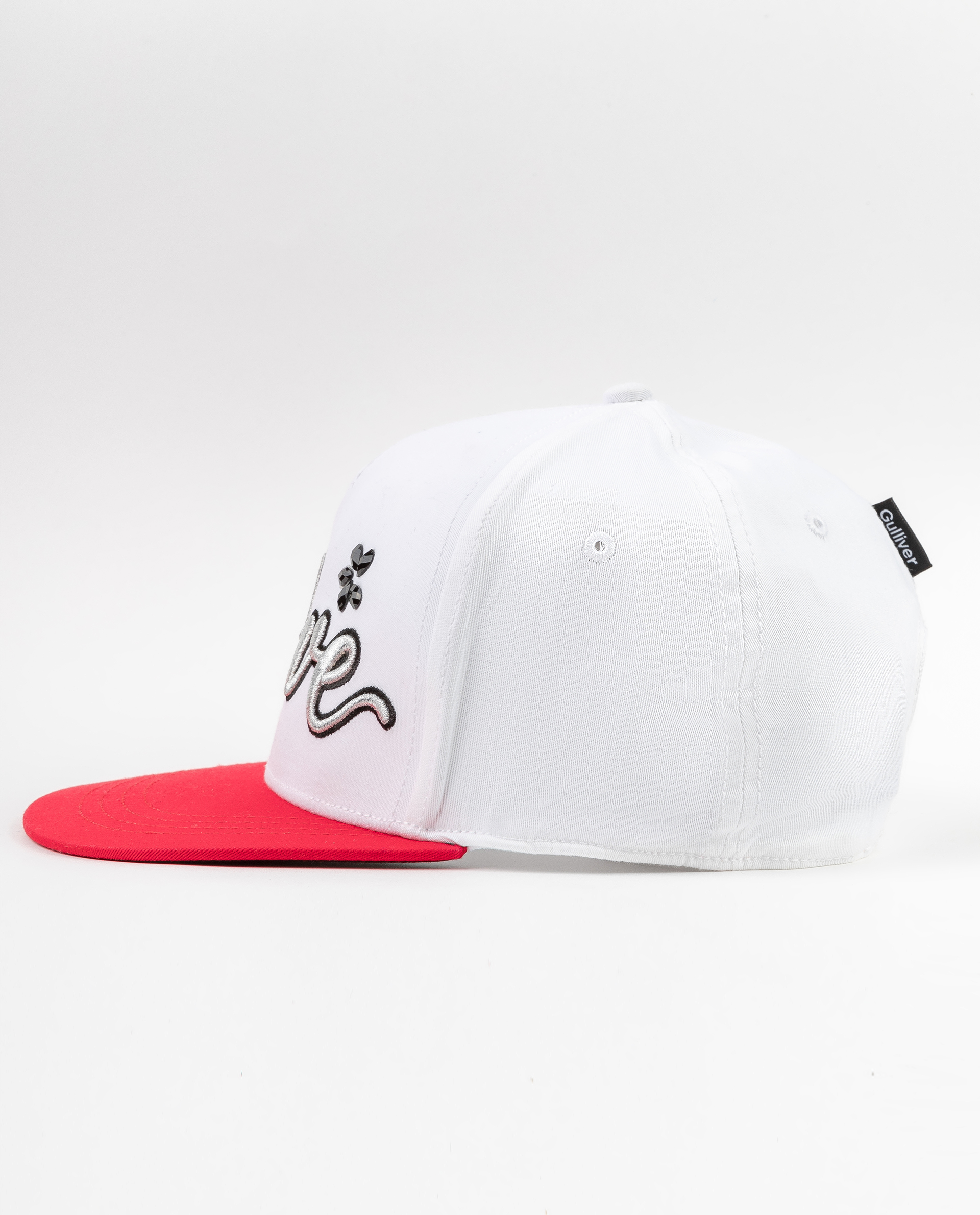 фото Белая бейсболка с красным козырьком gulliver