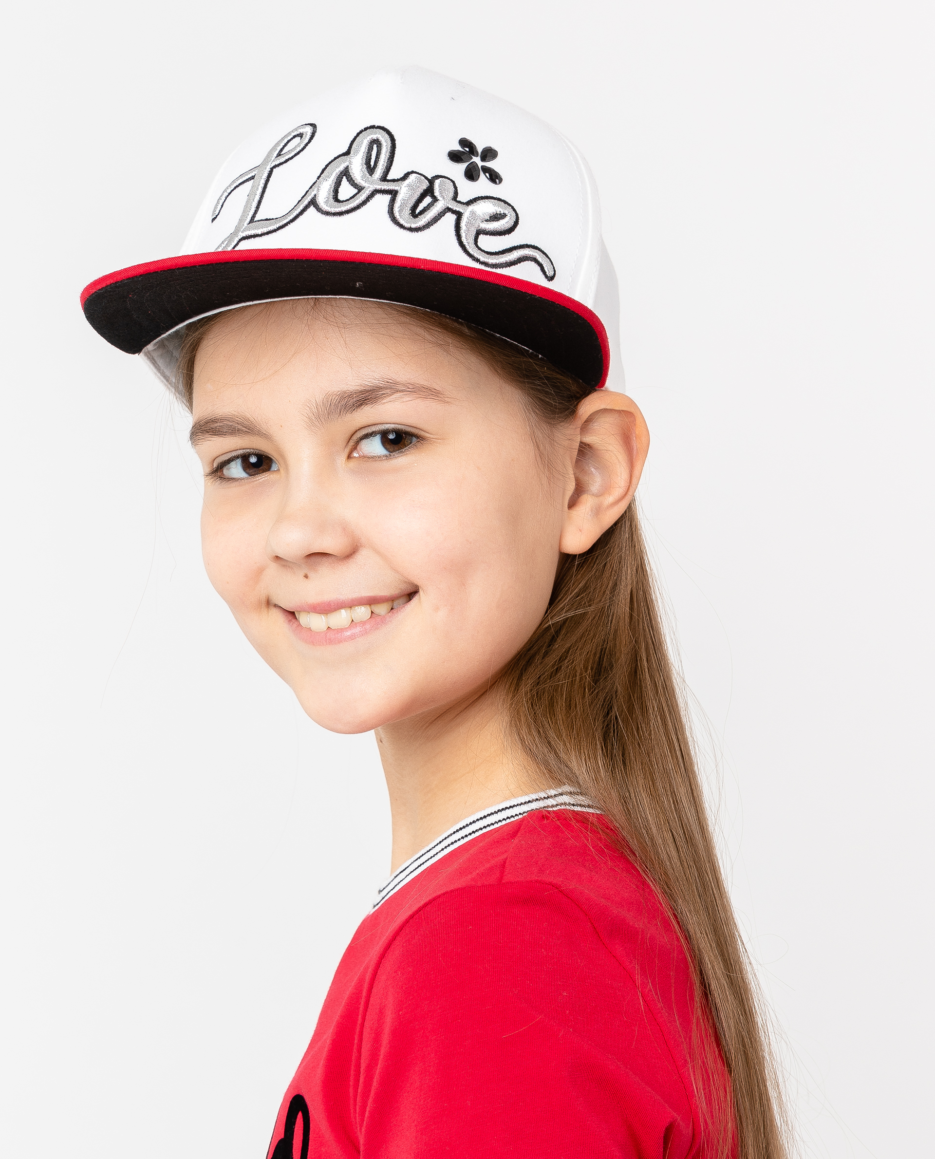 фото Белая бейсболка с красным козырьком gulliver