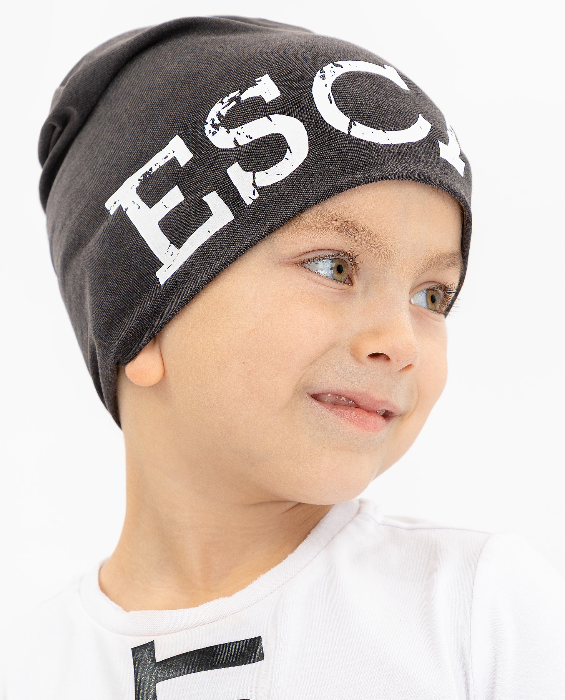 фото Черная трикотажная шапка gulliver