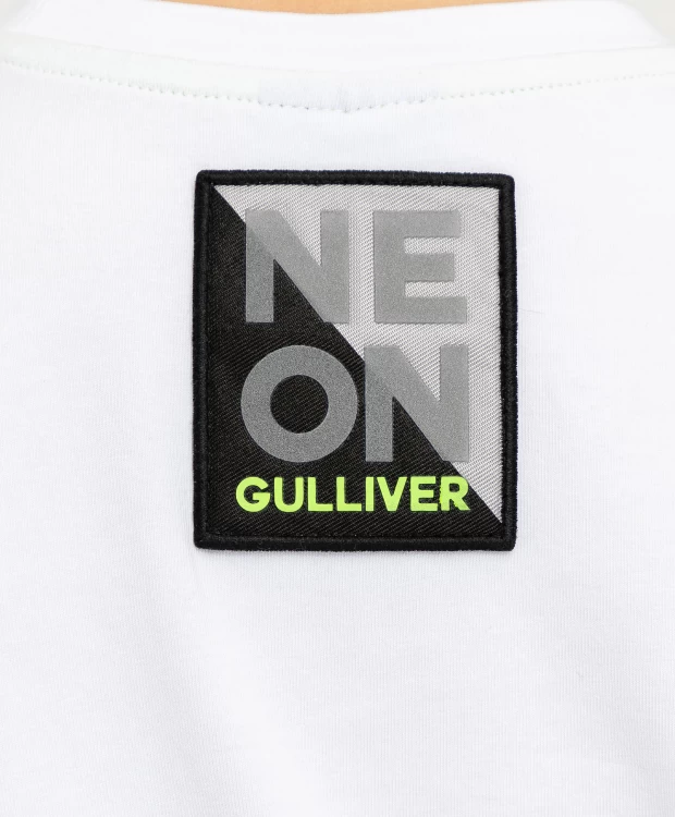 Белая футболка с принтом Gulliver