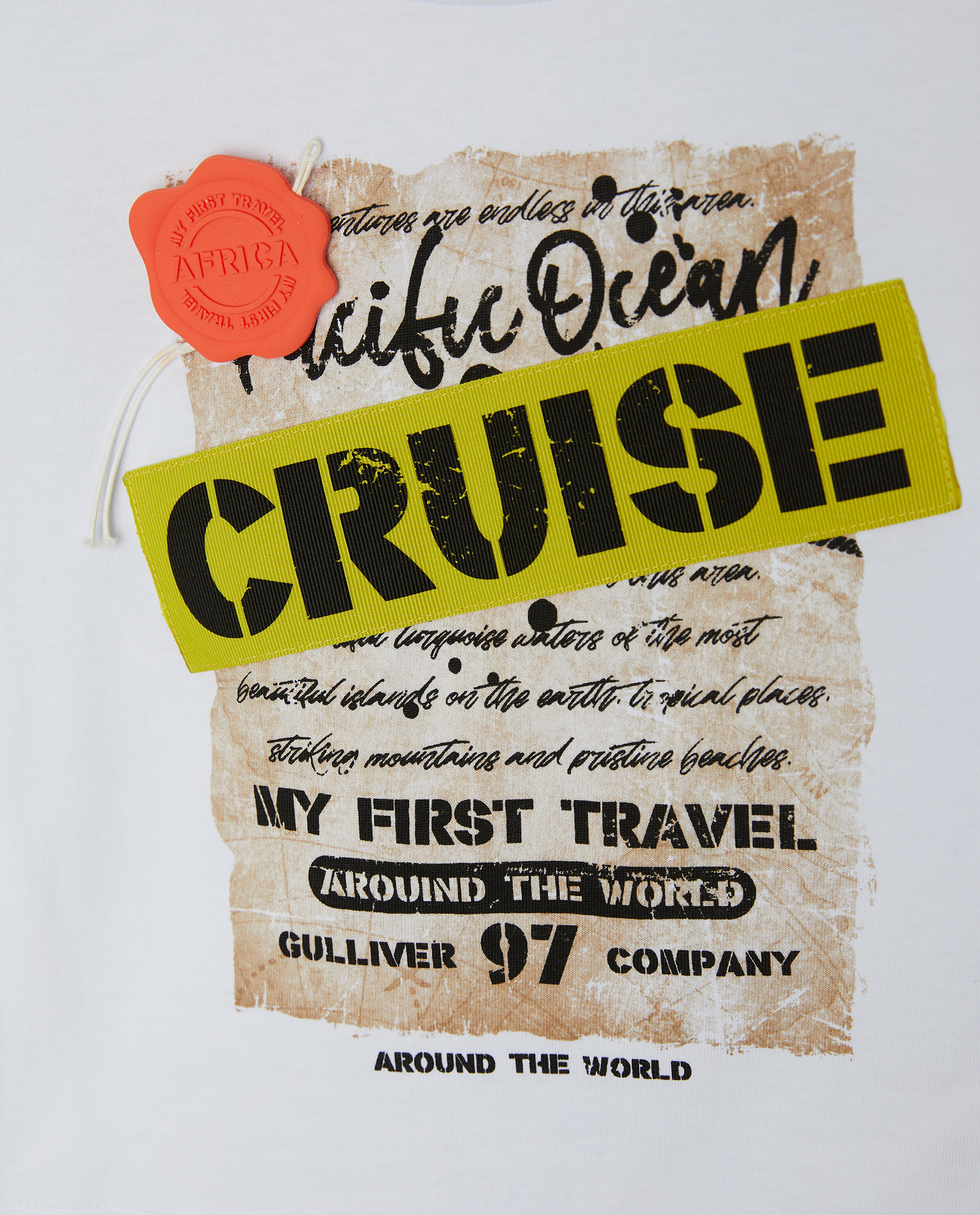 фото Футболка белая с принтом и рюшами gulliver