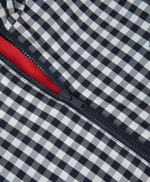 фото Ветровка с накладками на рукавах с контрастными шрифтовыми принтами gulliver (158)