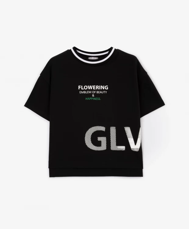 Футболка с полупрозрачным шрифтовым декором черная для девочки Gulliver футболка женская с крупным шрифтовым декором белая gulliver