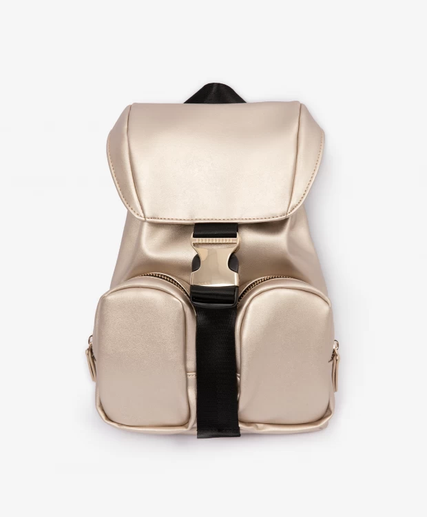 фото Стильный рюкзак из искусственной кожи с металлизированной поверхностью цвета светлое золото gulliver (one size)