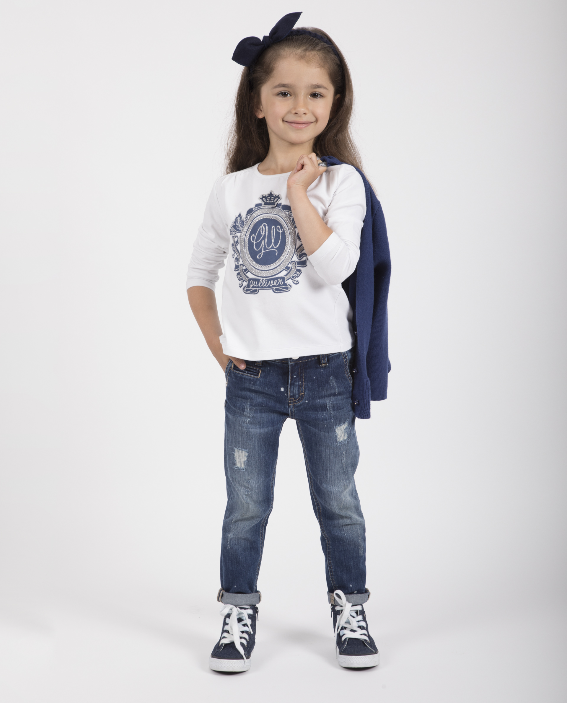 фото Белая футболка со сверкающим декором gulliver