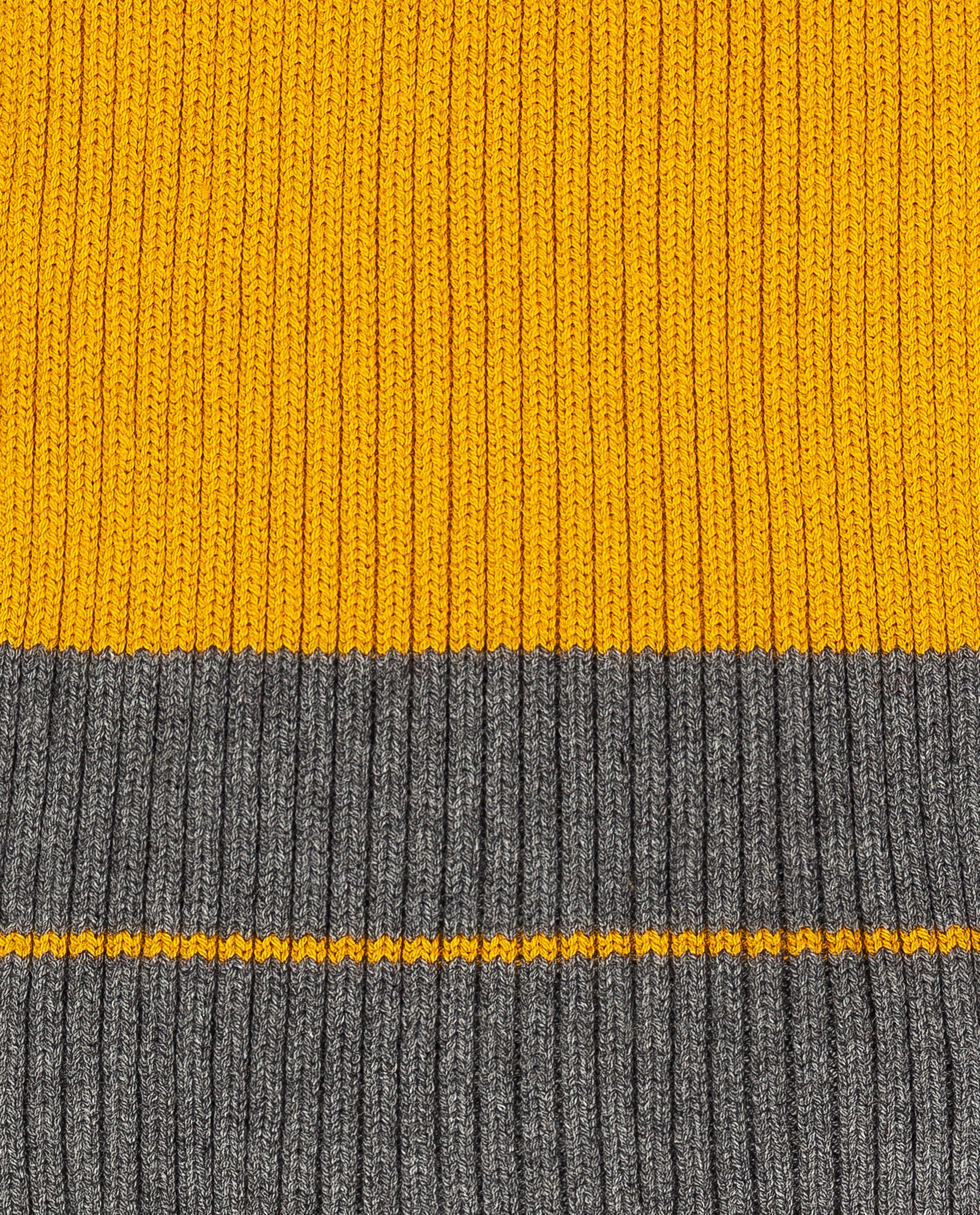 фото Желтый вязаный шарф gulliver
