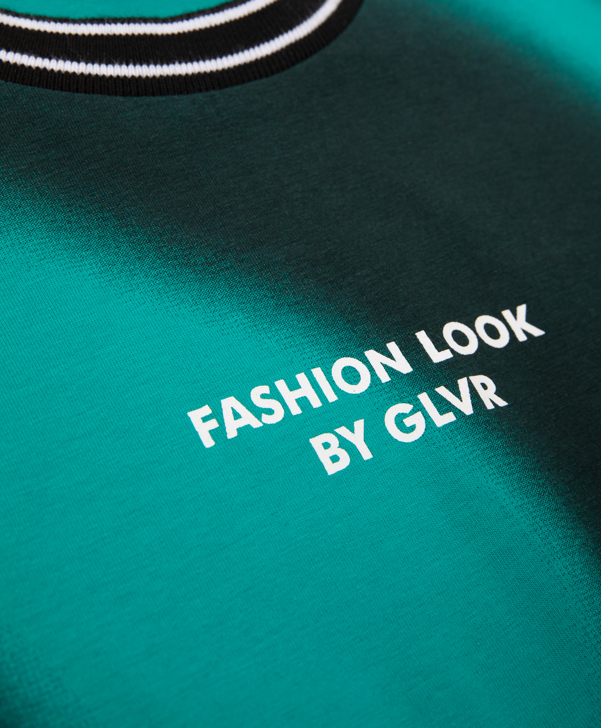 фото Платье с длинным рукавом зеленое gulliver