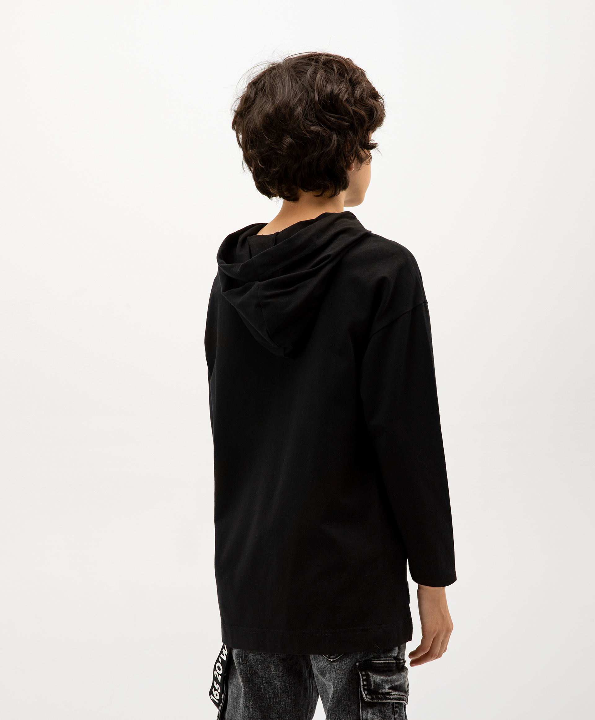 фото Футболка с капюшоном черная gulliver