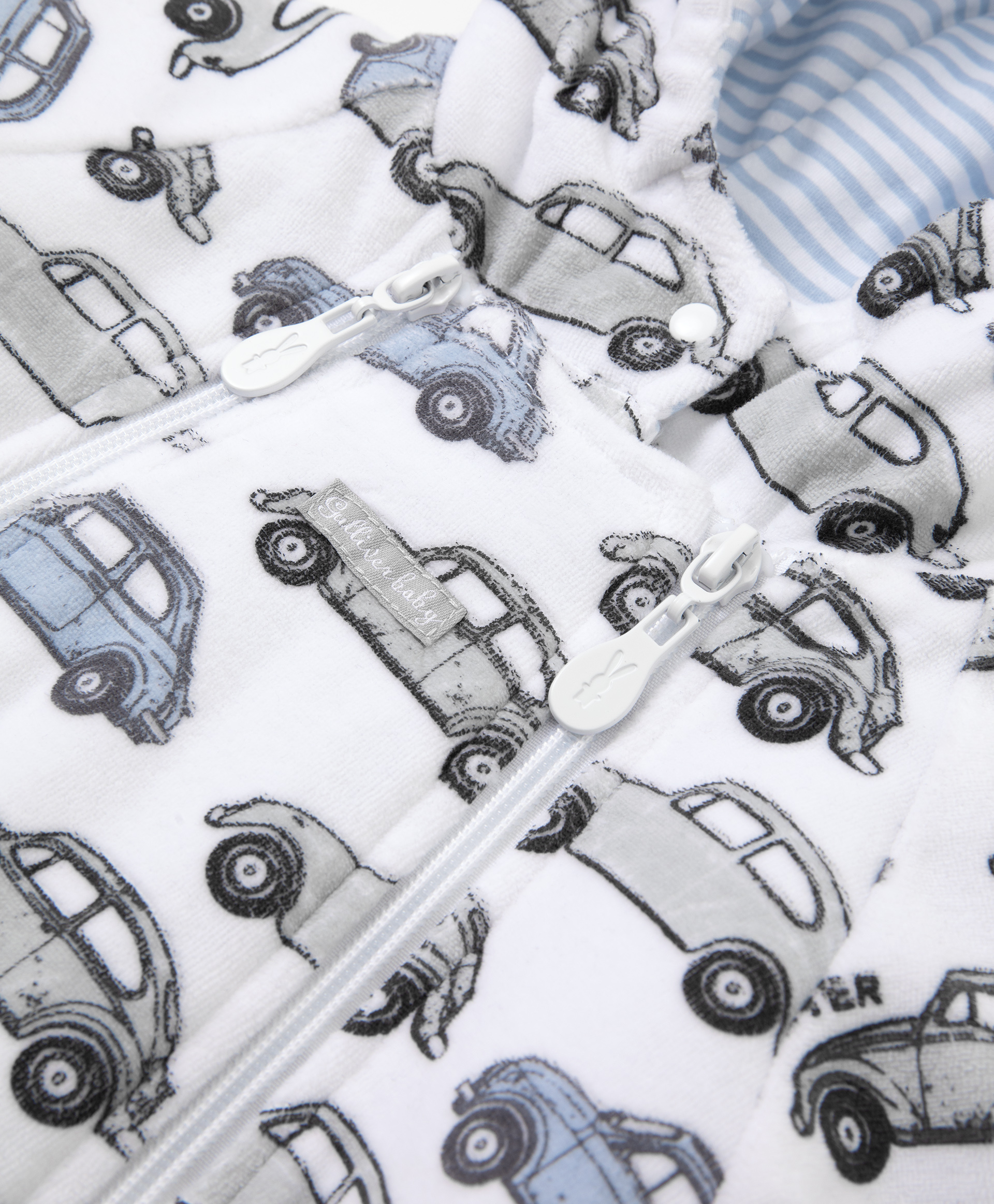 фото Комбинезон с ушками трикотажный белый с принтом gulliver